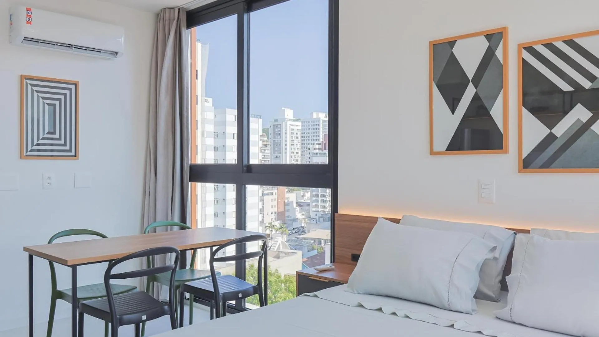 Studio Novo Central Com Piscina Флорианополис